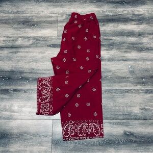 Red Bandana Print cropped Pants medium
